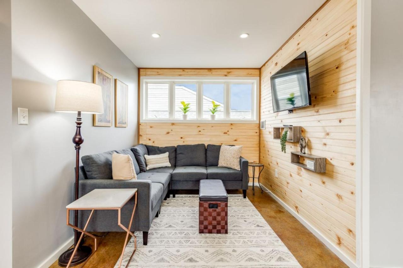סוואנה Walk Score 90!!-Historic Downtown District-2 Blocks To Famous Forsyth Park- Huge Private Patio-Private Parking מראה חיצוני תמונה
