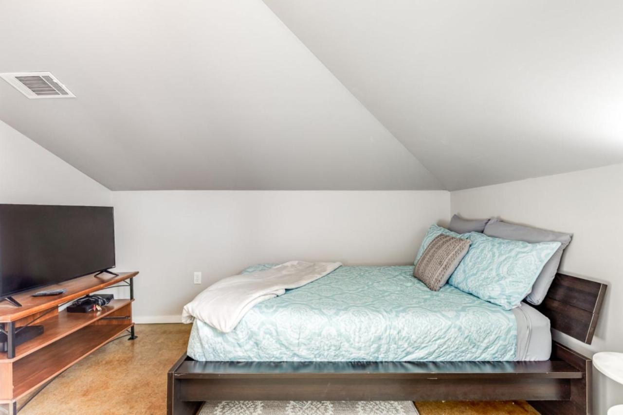 סוואנה Walk Score 90!!-Historic Downtown District-2 Blocks To Famous Forsyth Park- Huge Private Patio-Private Parking מראה חיצוני תמונה